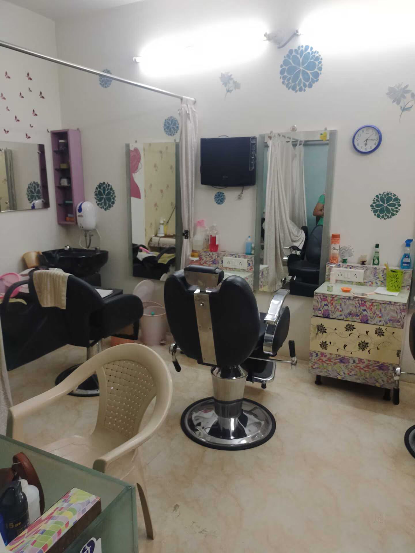 Vaishnavi Beauty Care and Boutique